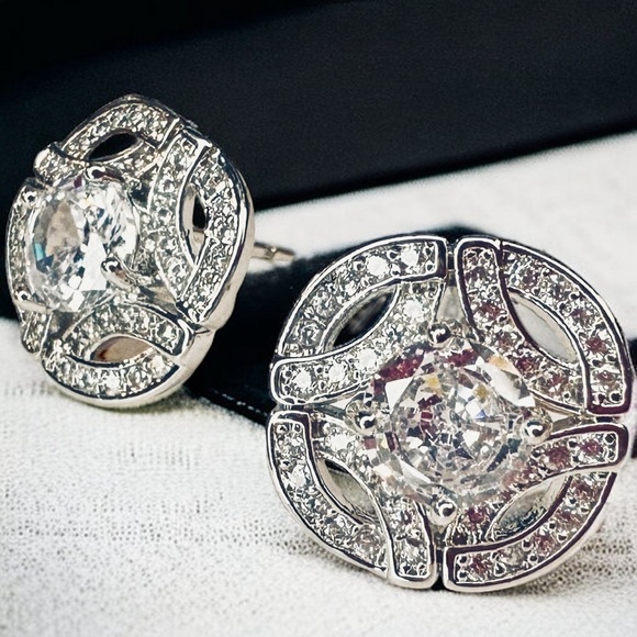 NEW Chic Clear Crystal Encrusted Braided Round Sparkling Stud Earrings - Picture 13 of 16